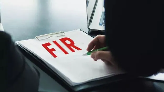 संदिग्ध हरकत के बाद बस में पुलिस कार्रवाई