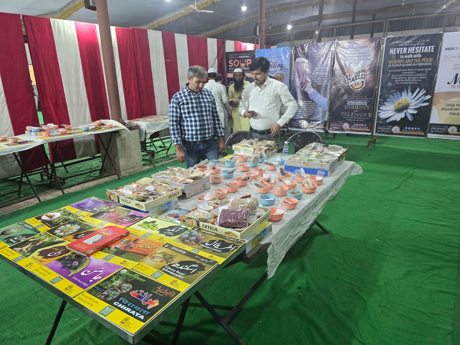 सेडम में डॉ. मज़हर सिद्द़ीकी की कला और स्वास्थ्य प्रदर्शनी