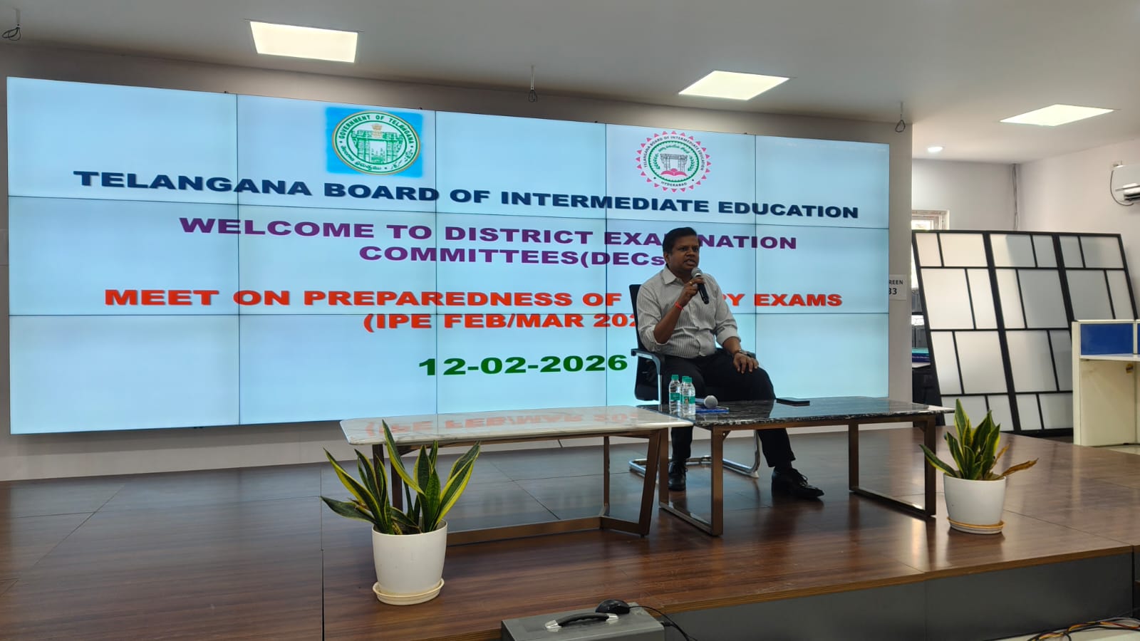 इंटर परीक्षा तैयारी बैठक में अधिकारियों की समीक्षा