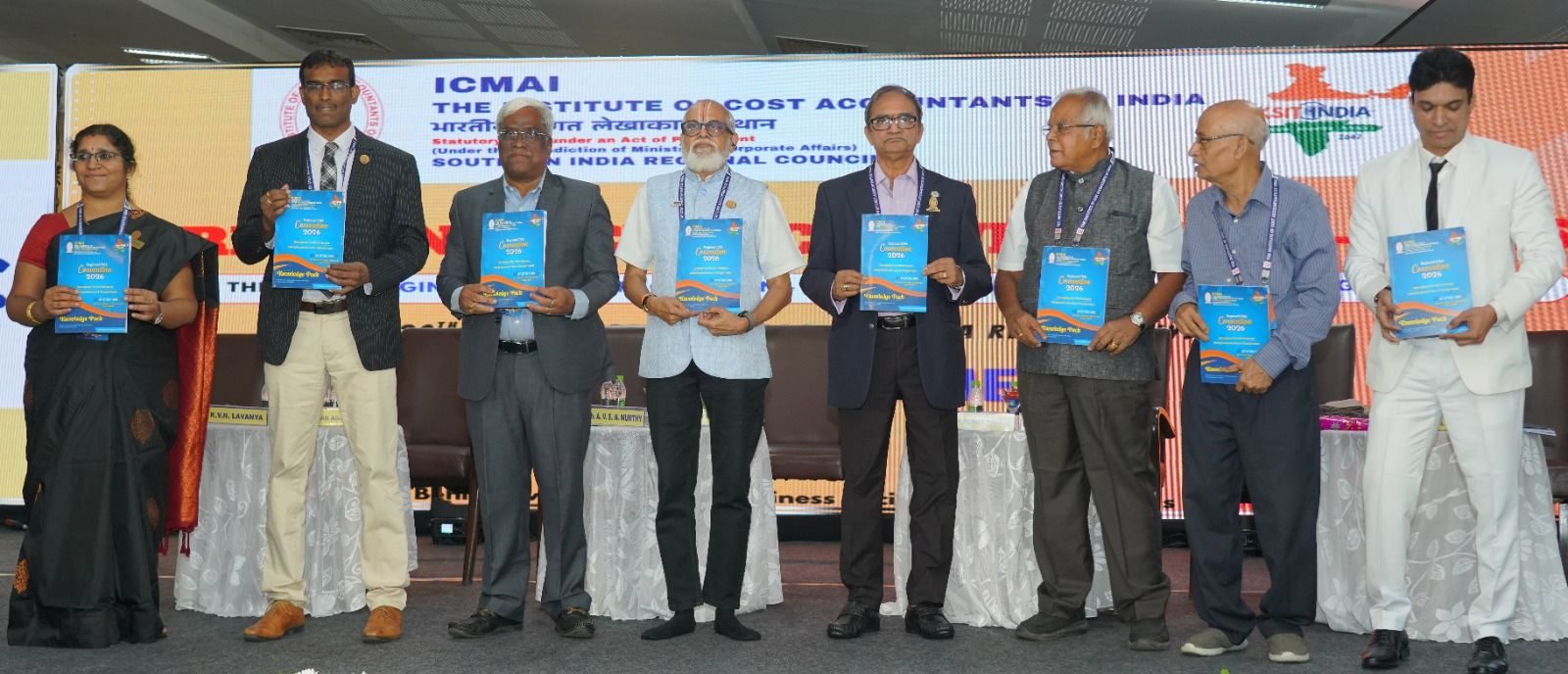 सीएमए सम्मेलन 2026 में मुख्य अतिथियों का मंच दृश्य