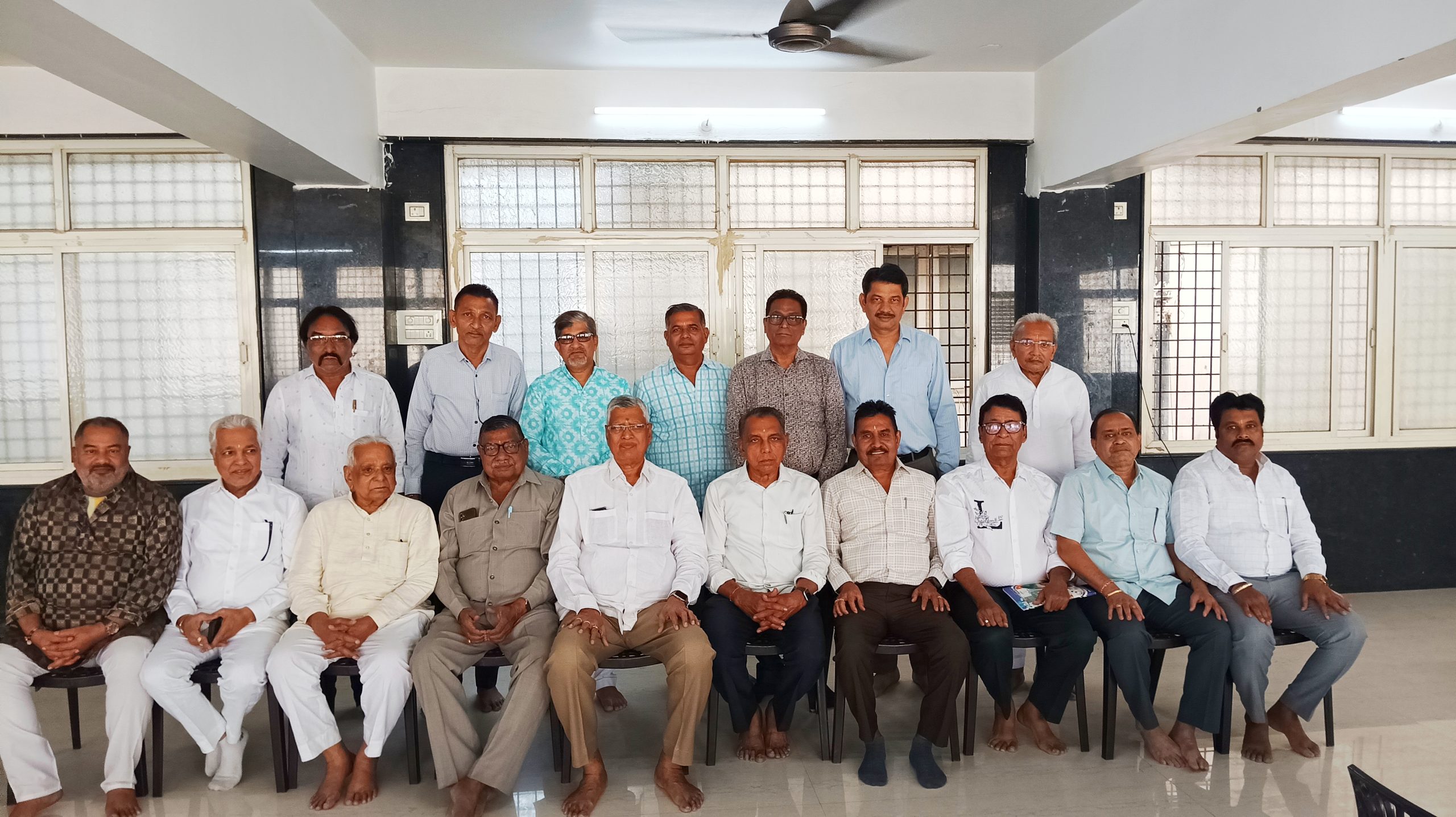 हैदराबाद में चातुर्मास सभा में उपस्थित जैन सदस्य