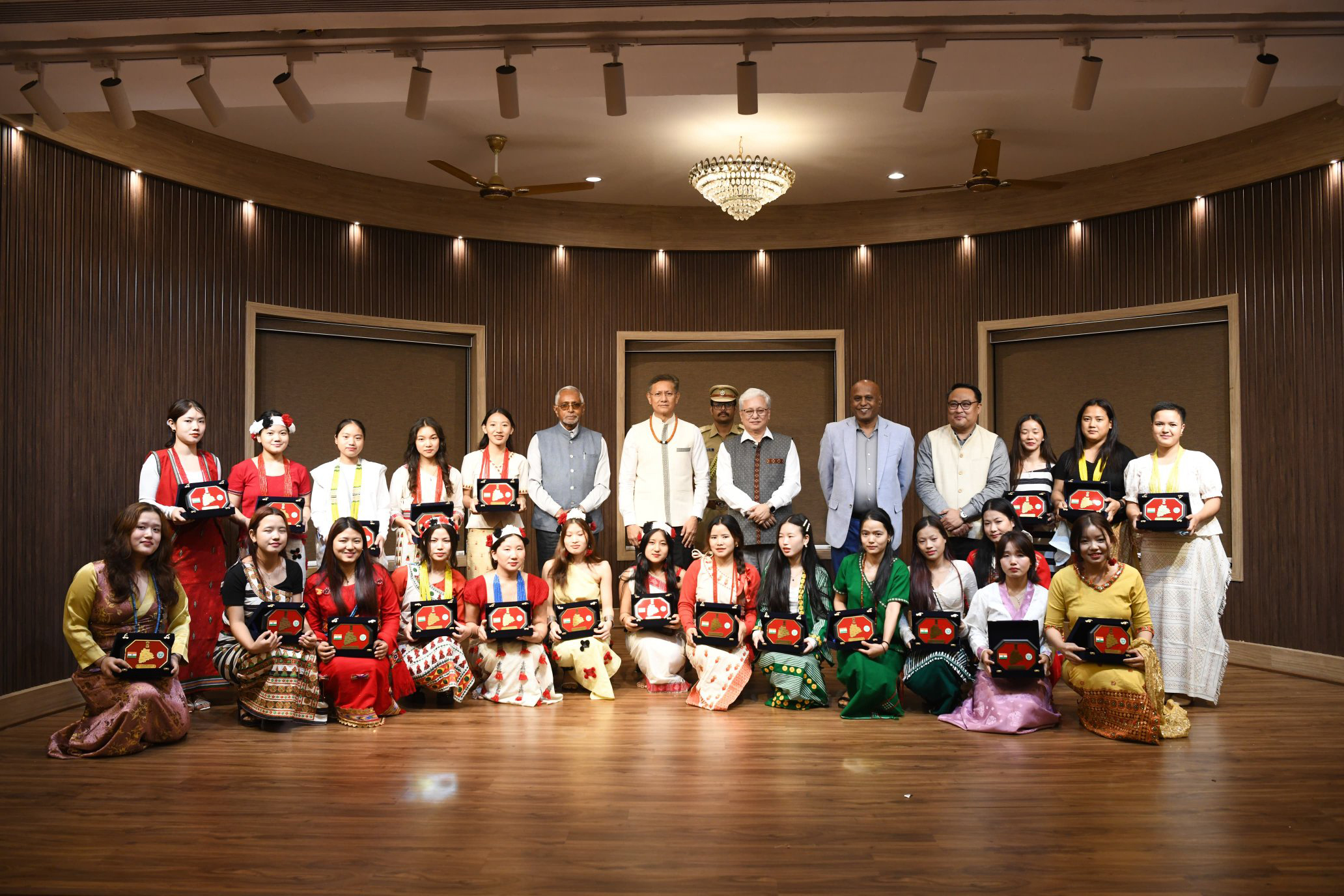 राज्यपाल जिष्णु देव वर्मा स्थापना दिवस समारोह में मौजूद