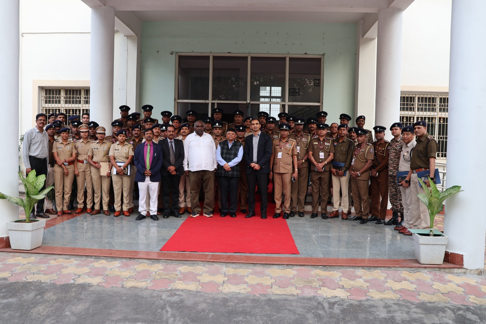 सीडीटीआई को BIS ISO 21001:2018 प्रमाणपत्र प्रदान करते हुए