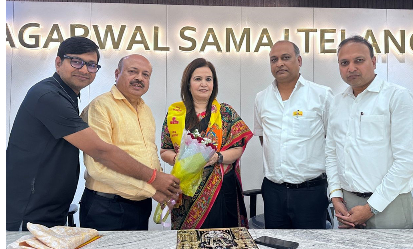 संगीता शर्मा अग्रवाल समाज कार्यशाला में मार्गदर्शन देतीं