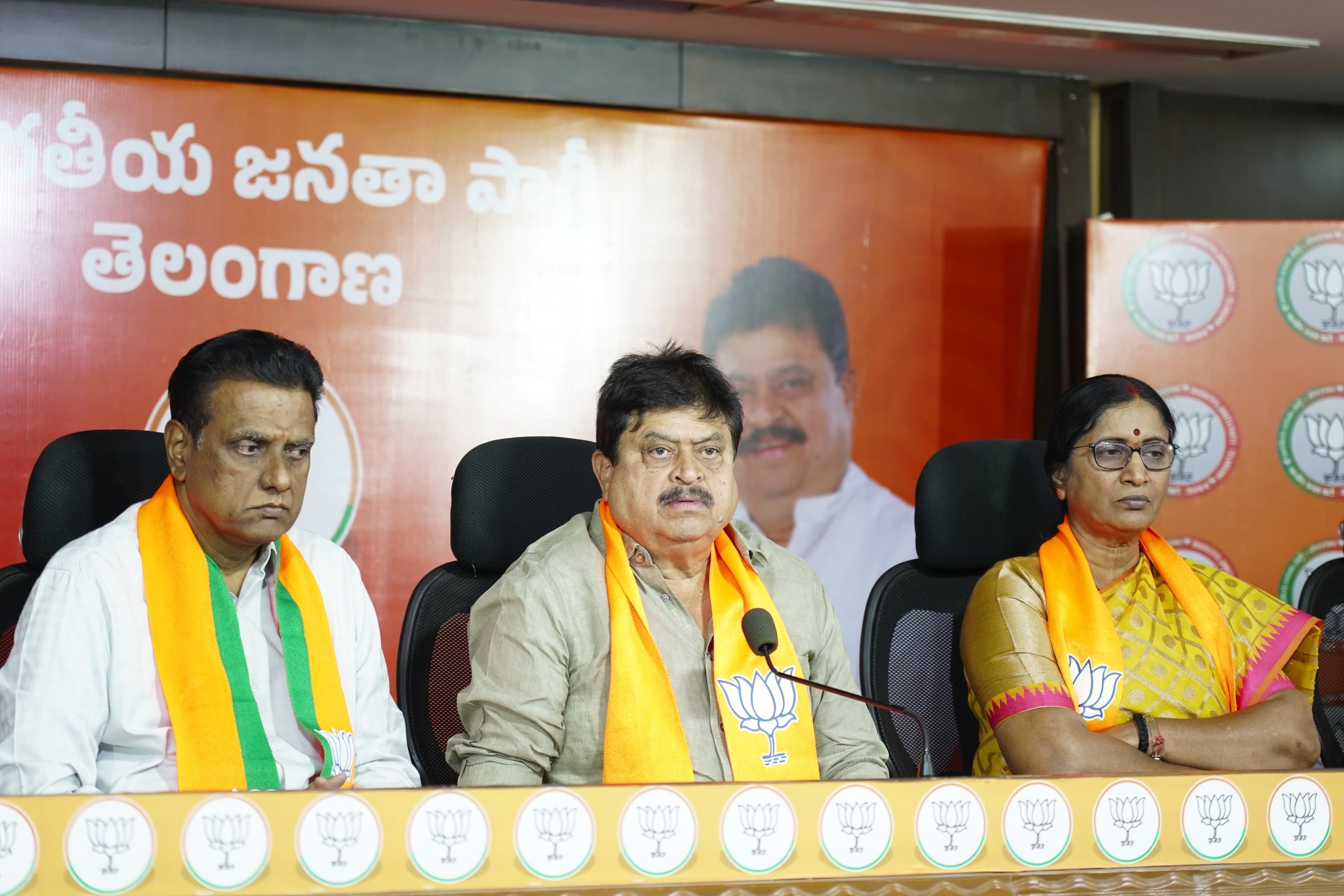 भाजपा का बीआरएस और कांग्रेस पर हमला, 250 करोड़ लौटाने की मांग