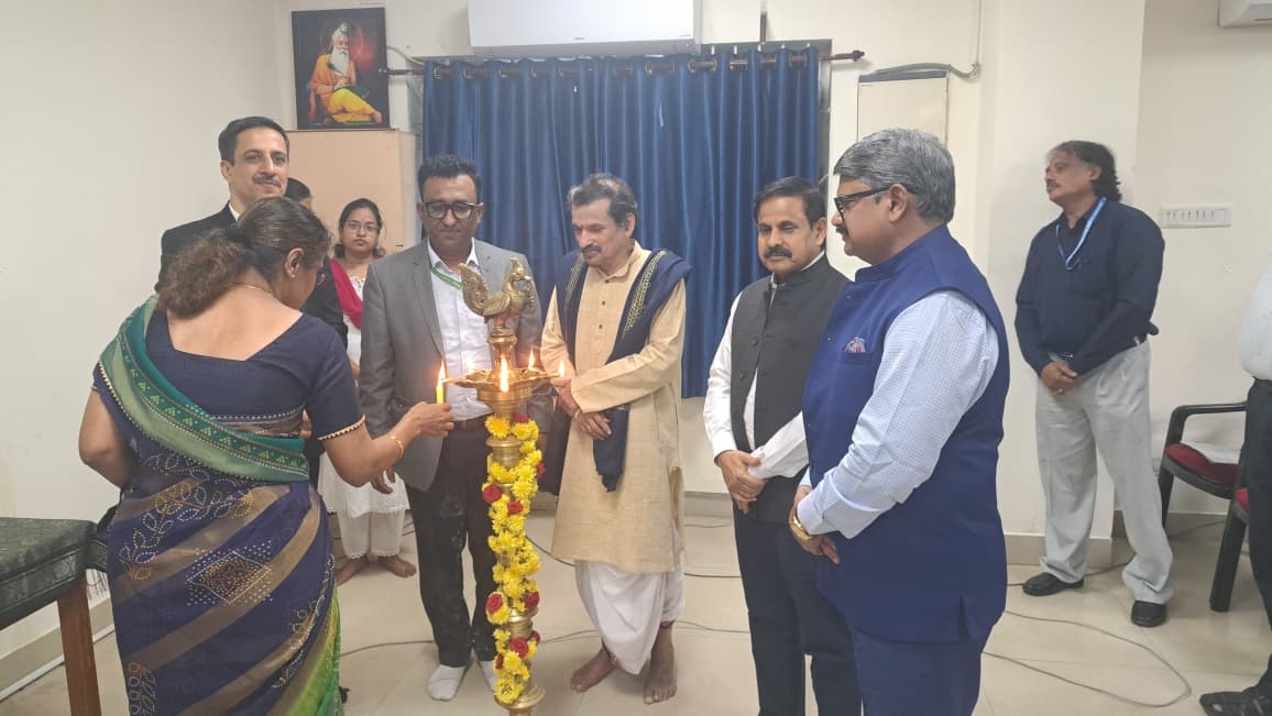 हैदराबाद में राजभाषा कार्यान्वयन समिति की बैठक का दृश्य