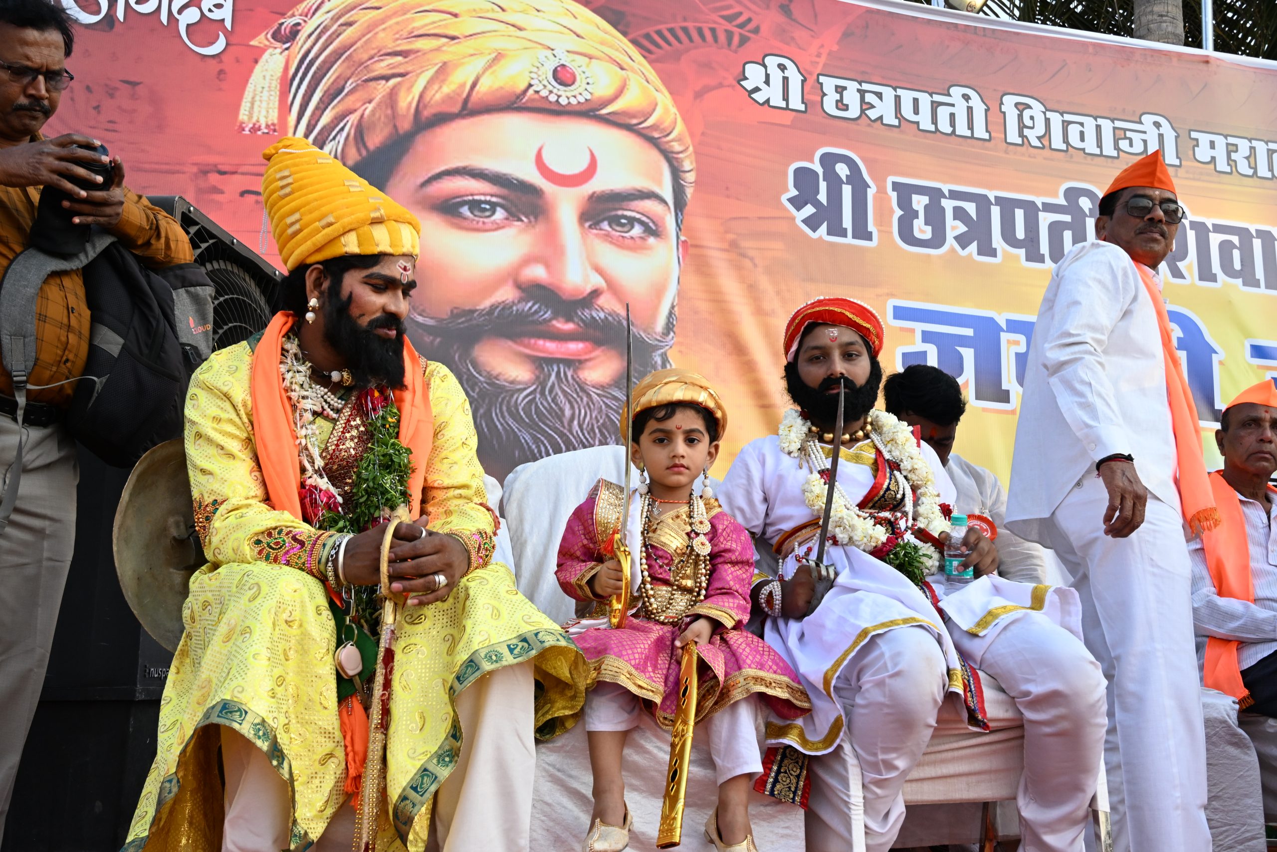 हैदराबाद में छत्रपति शिवाजी महाराज की प्रतिमा पर माल्यार्पण