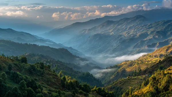 आर्थर सीट व्यूपॉइंट से घाटियों का दृश्य