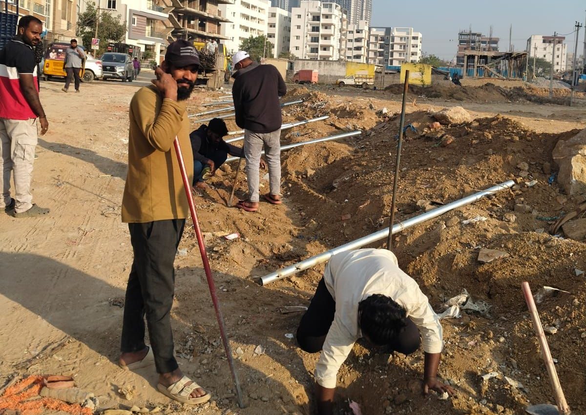 हैद्रा टीम द्वारा झील क्षेत्र से अतिक्रमण हटाने की कार्रवाई