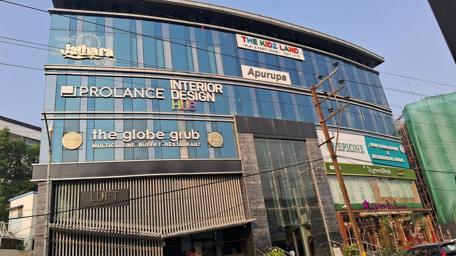 हैदराबाद में बड़ा हादसा, साड़ी शोरूम में लगी भीषण आग