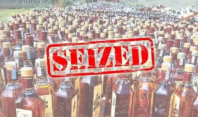हैदराबाद STF ने अवैध शराब बरामद, 73 बोतलें जब्त