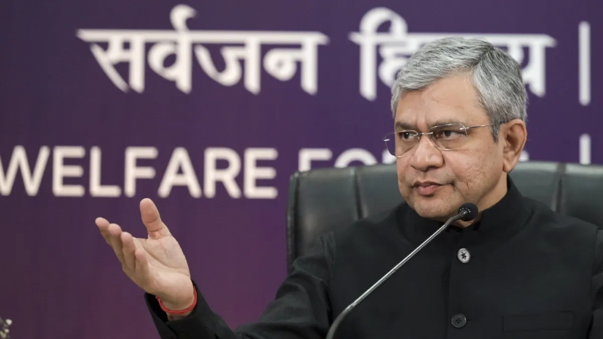 ऑनलाइन कंटेंट पर लगाम जरूरी, बच्चों की सुरक्षा पहले