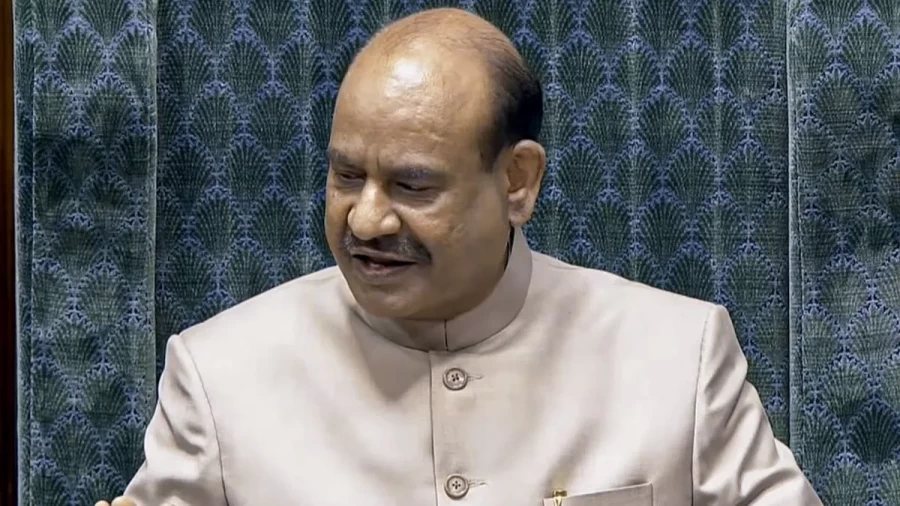 लोकसभा में हंगामे के कारण कामकाज ठप