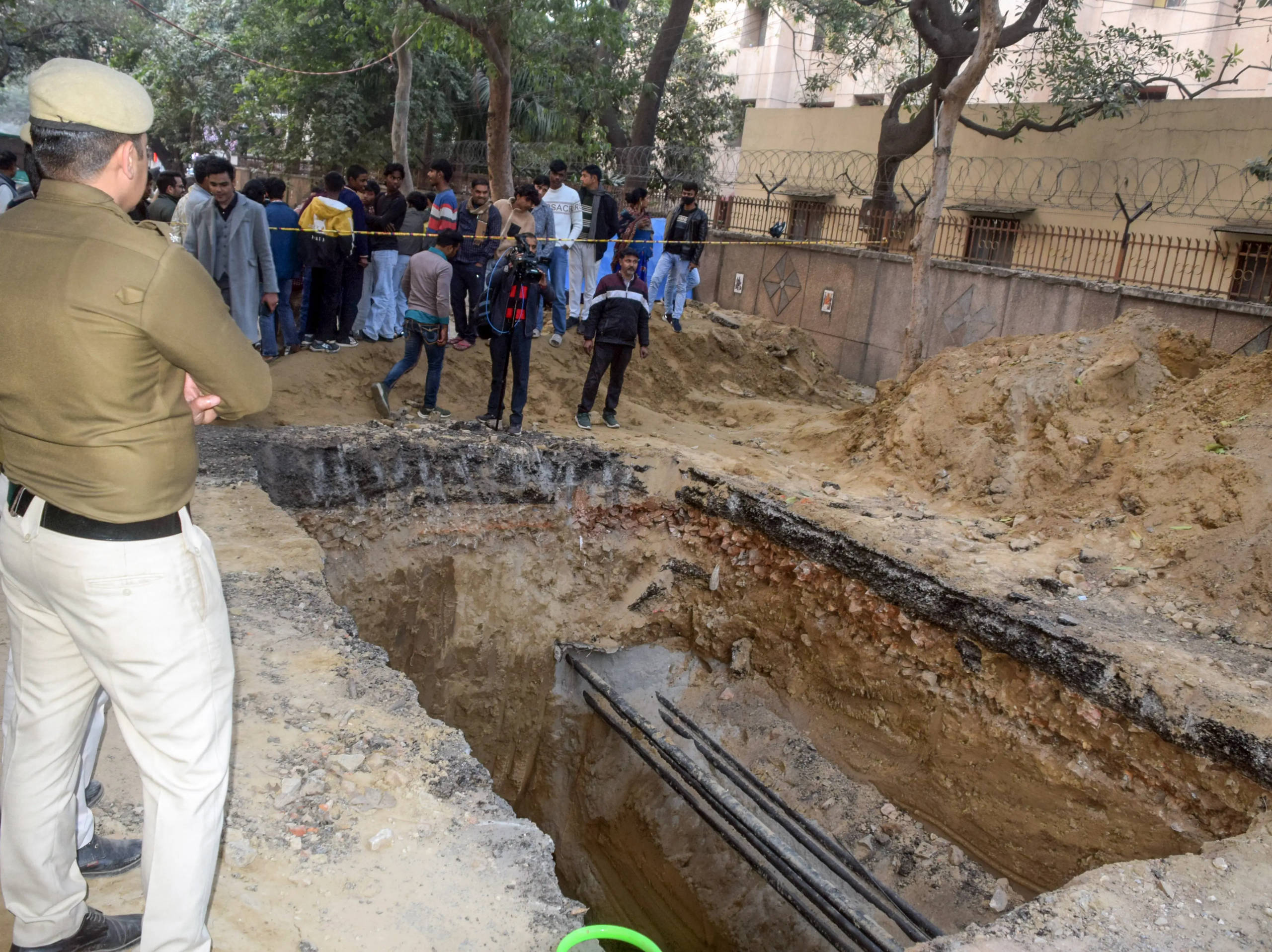जनकपुरी गड्ढा मौत केस: उप-ठेकेदार गिरफ्तार, लापरवाही उजागर