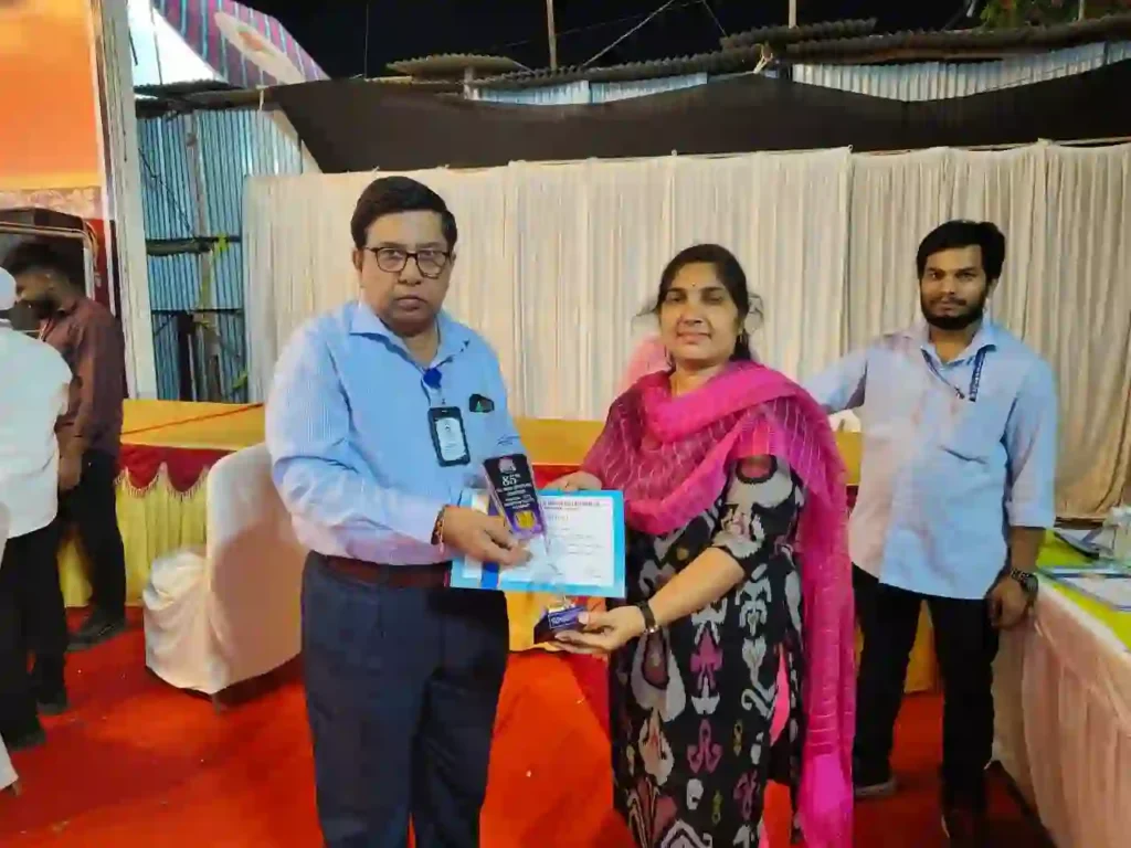 नुमाइश में बेस्ट स्टॉल अवॉर्ड,