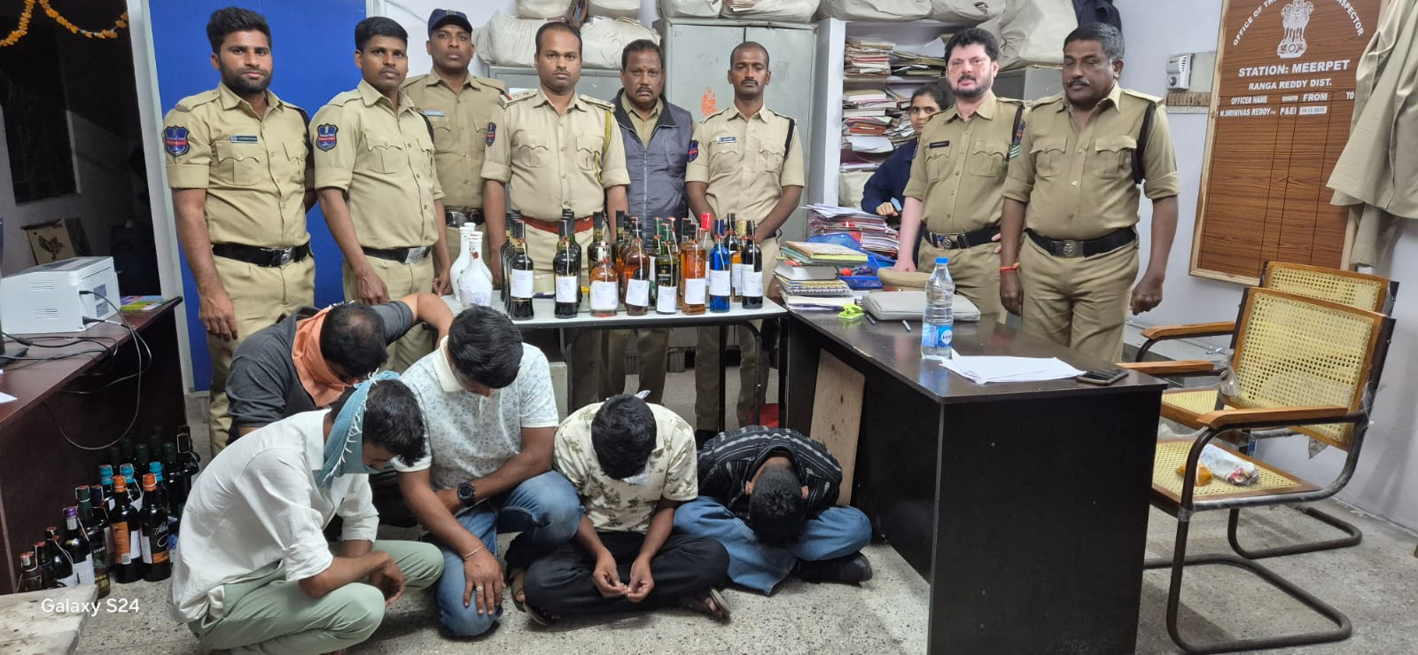 हैदराबाद में 92 अवैध शराब बोतलें जब्त