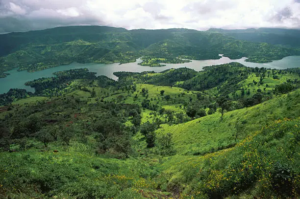 महाबलेश्वर के व्यूपॉइंट से दिखता खूबसूरत नजारा