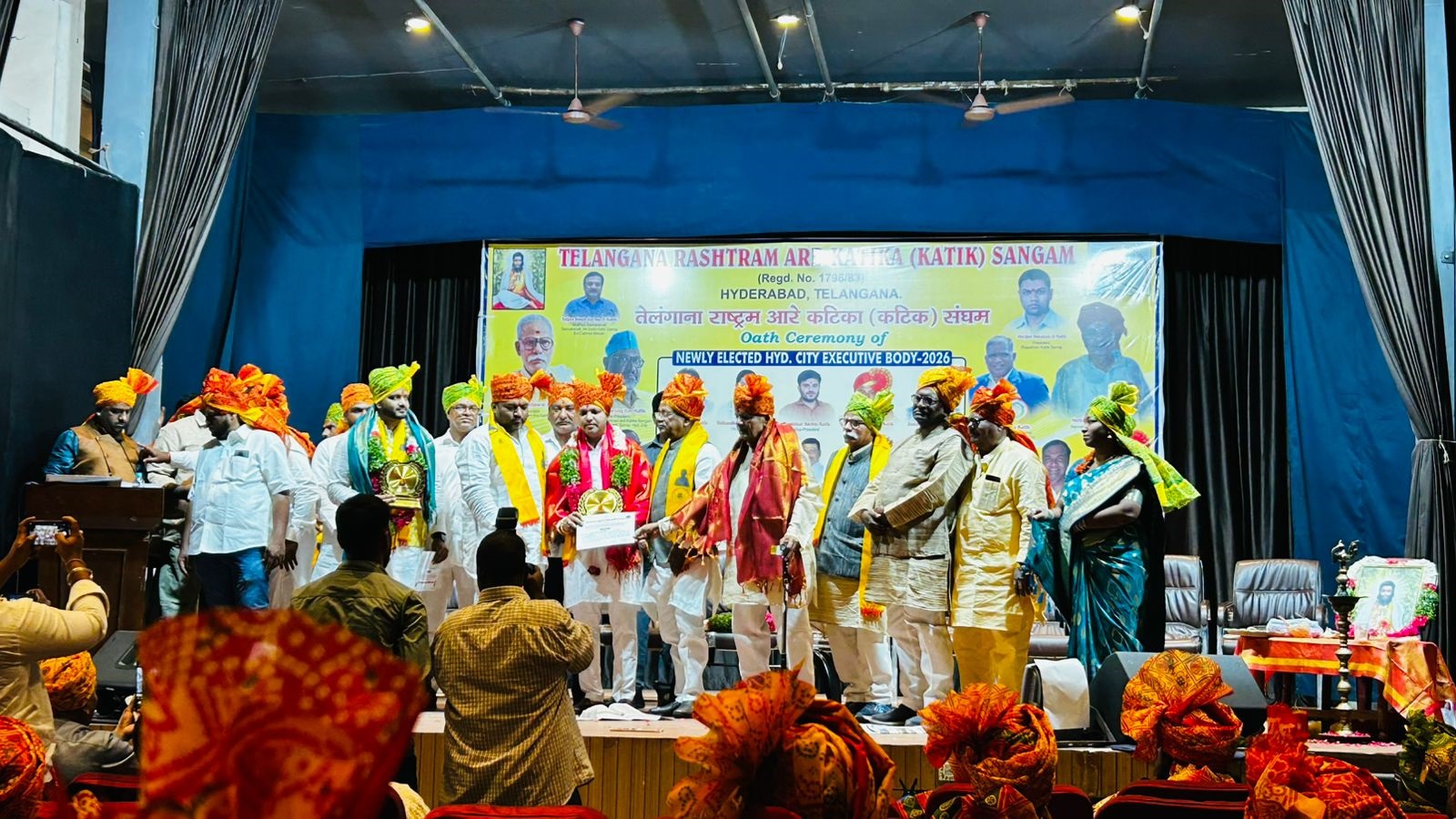 राजेश गौलीकर व संदीप काम्लेकर को आरे कटिका संघ में सम्मान