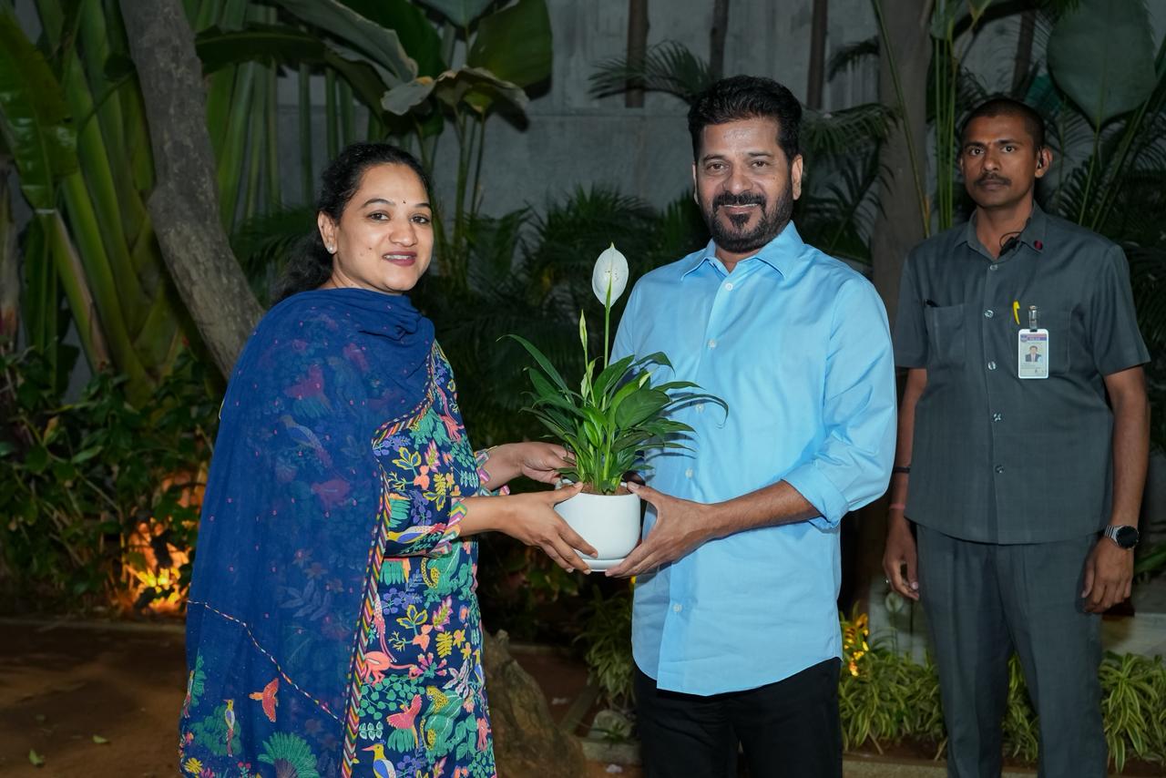 रेवंत रेड्डी संग CMC आयुक्त की मुलाकात