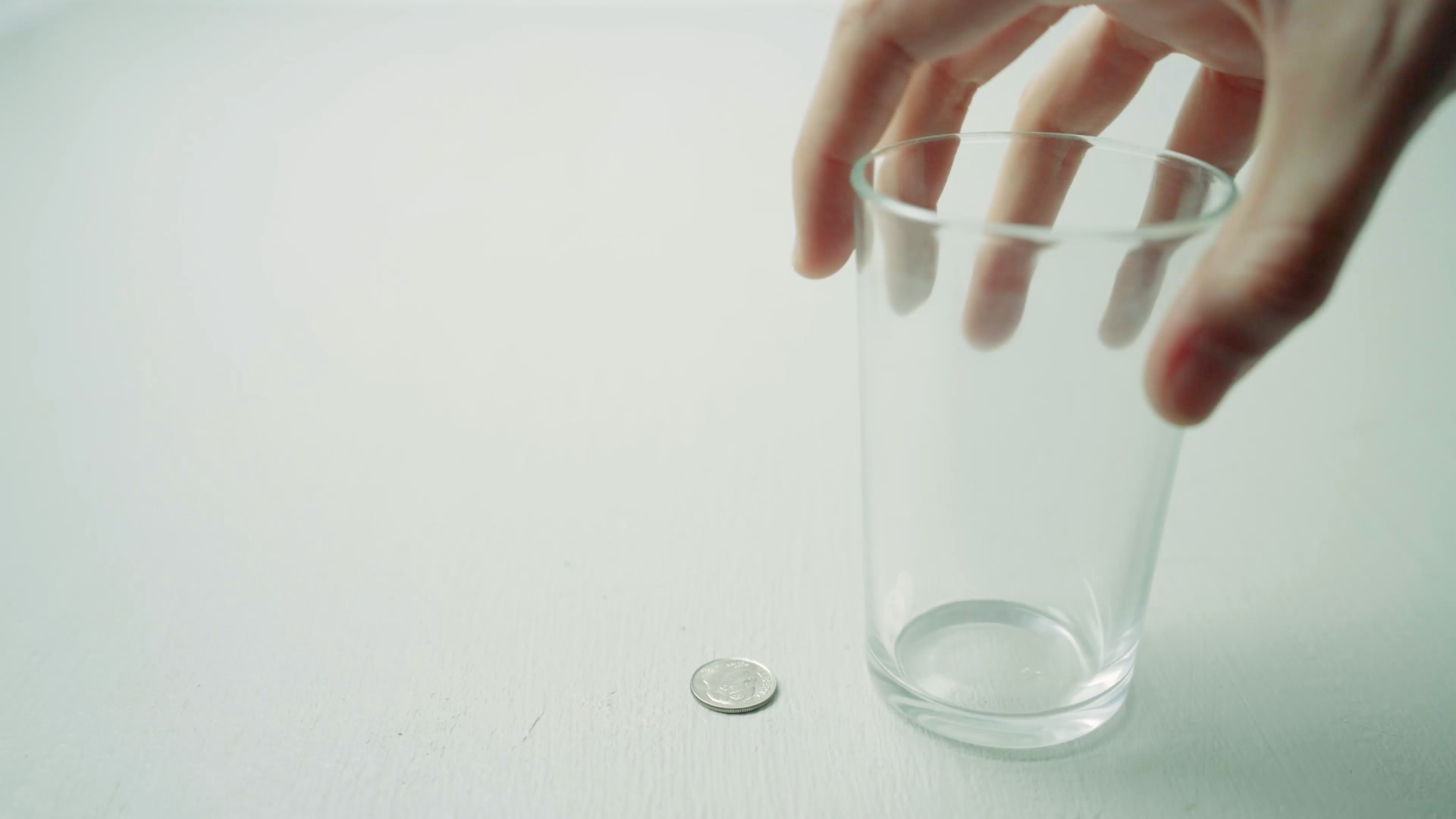 बच्चों के लिए मजेदार विज्ञान: सिक्का गायब करने की ट्रिक