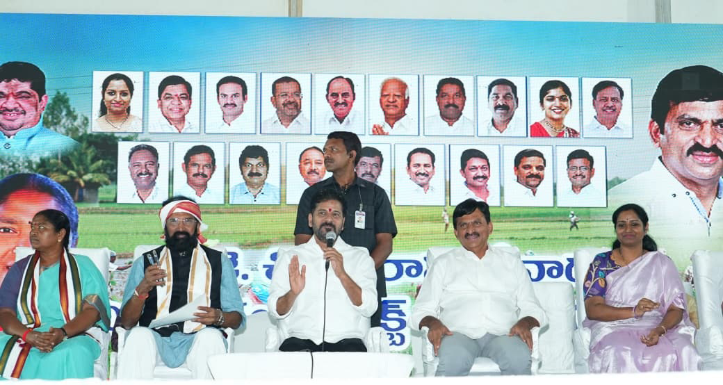 देवादुला बैराज निरीक्षण के दौरान सीएम रेवंत रेड्डी