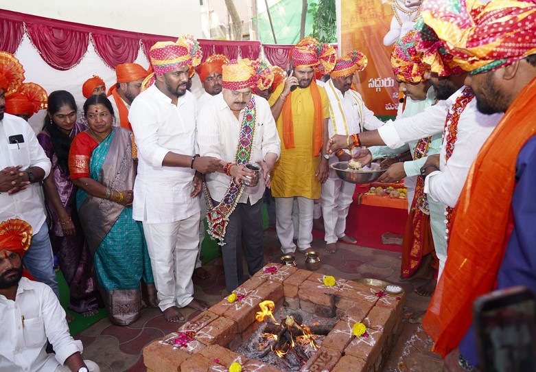 सेवालाल जयंती पर बोलते रामचंदर राव