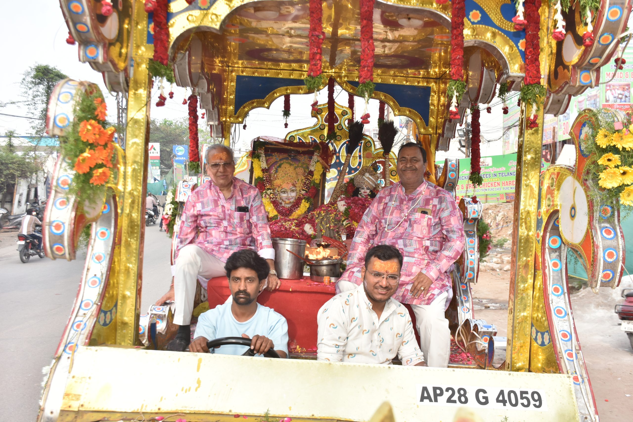 अत्तापुर में 8वीं श्री श्याम निशान शोभायात्रा का दृश्य