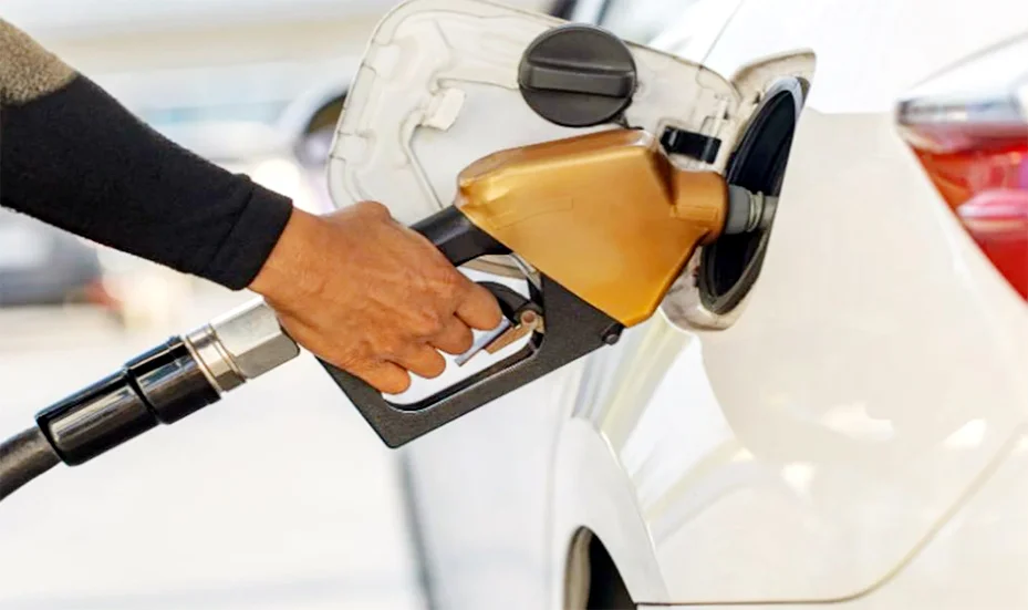 दिल्ली में प्रीमियम पेट्रोल 101.89 और डीजल 109.59 रुपये प्रति लीटर