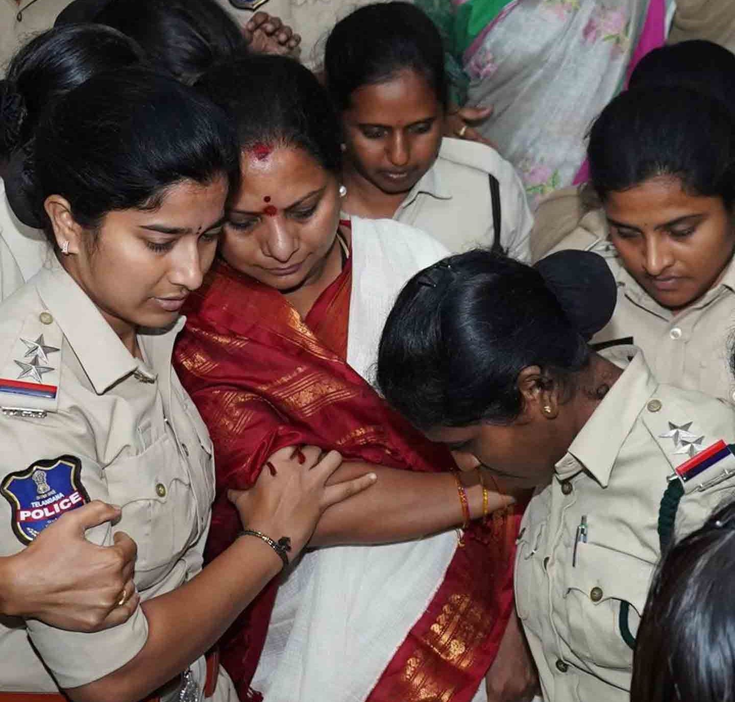 वेलुगुमटला ध्वस्तीकरण के विरोध में के. कविता का अनशन