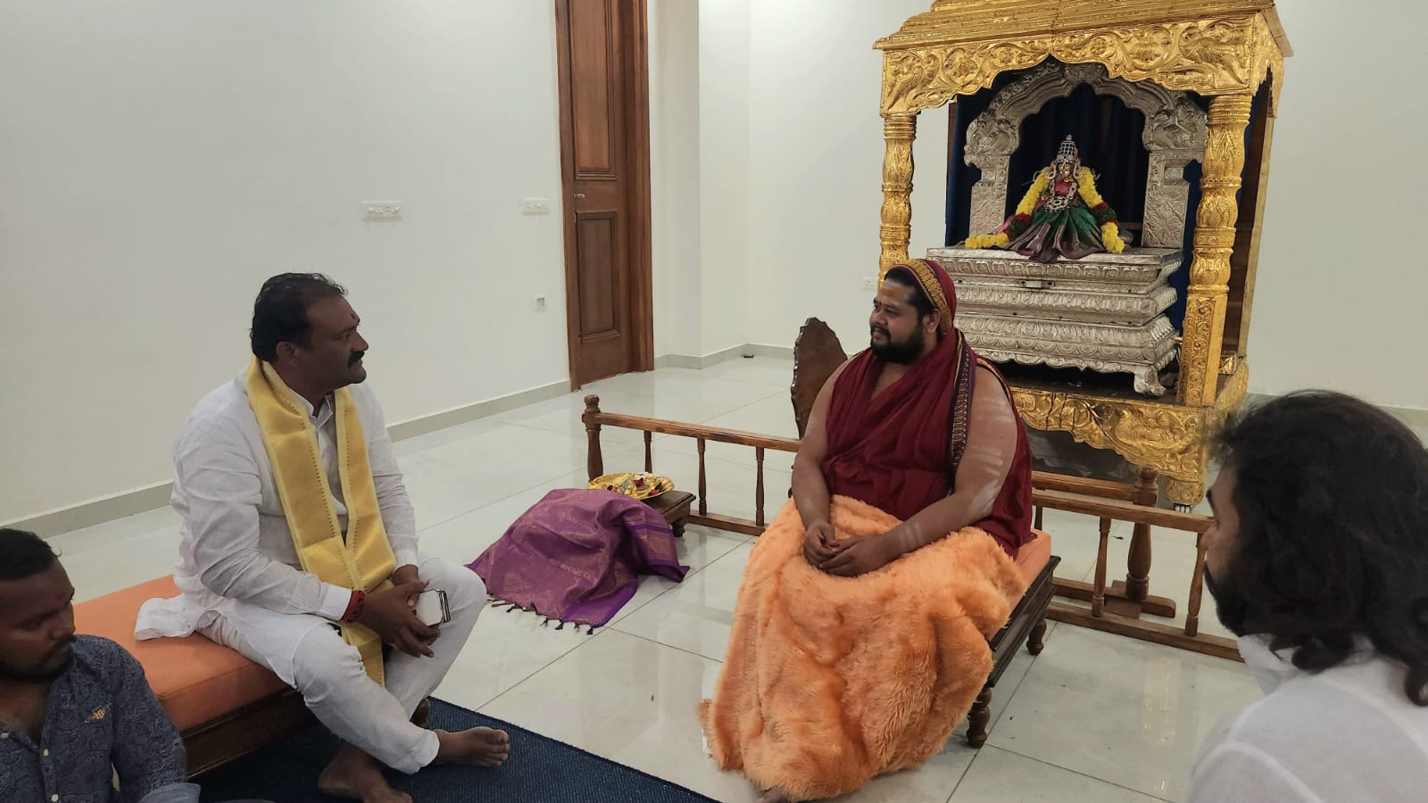 शारदा पीठम पहुंचे विहिप और बजरंग दल नेता