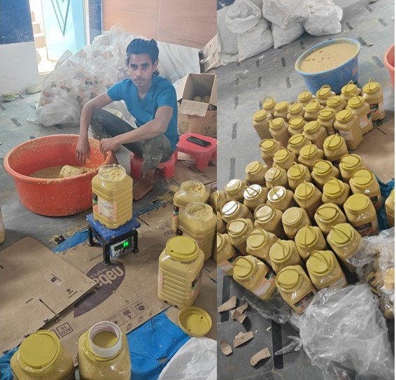 पुलिस छापे में जब्त मिलावटी पेस्ट और मशीनें