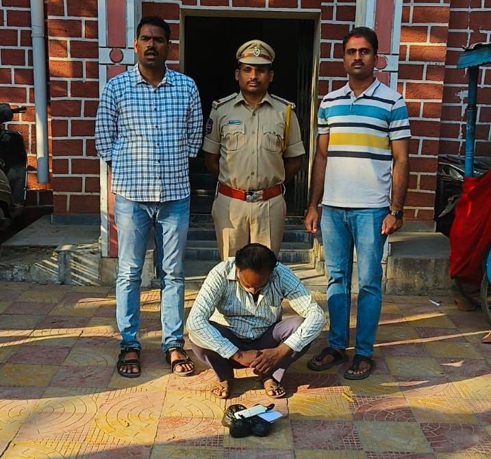 हैदराबाद में गांजे के साथ युवक गिरफ्तार