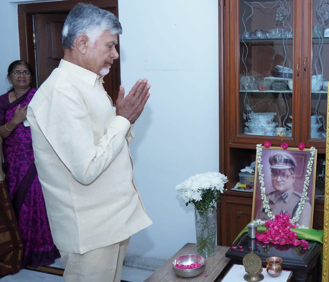 पुट्टा महेश ड्रग्स मामले में नोटिस पाते हुए