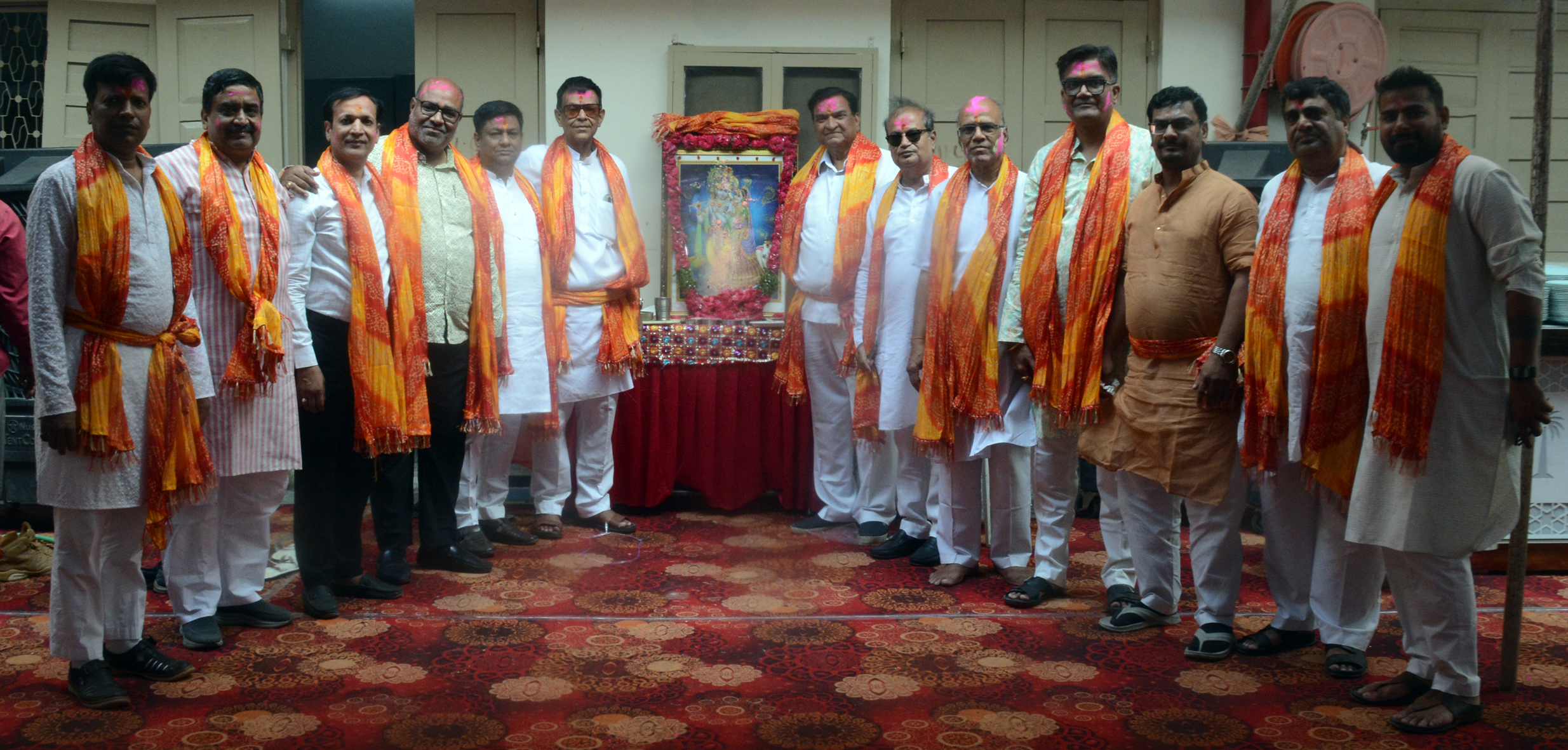 हैदराबाद में कटपीस क्लॉथ मर्चेंट्स का होली उत्सव