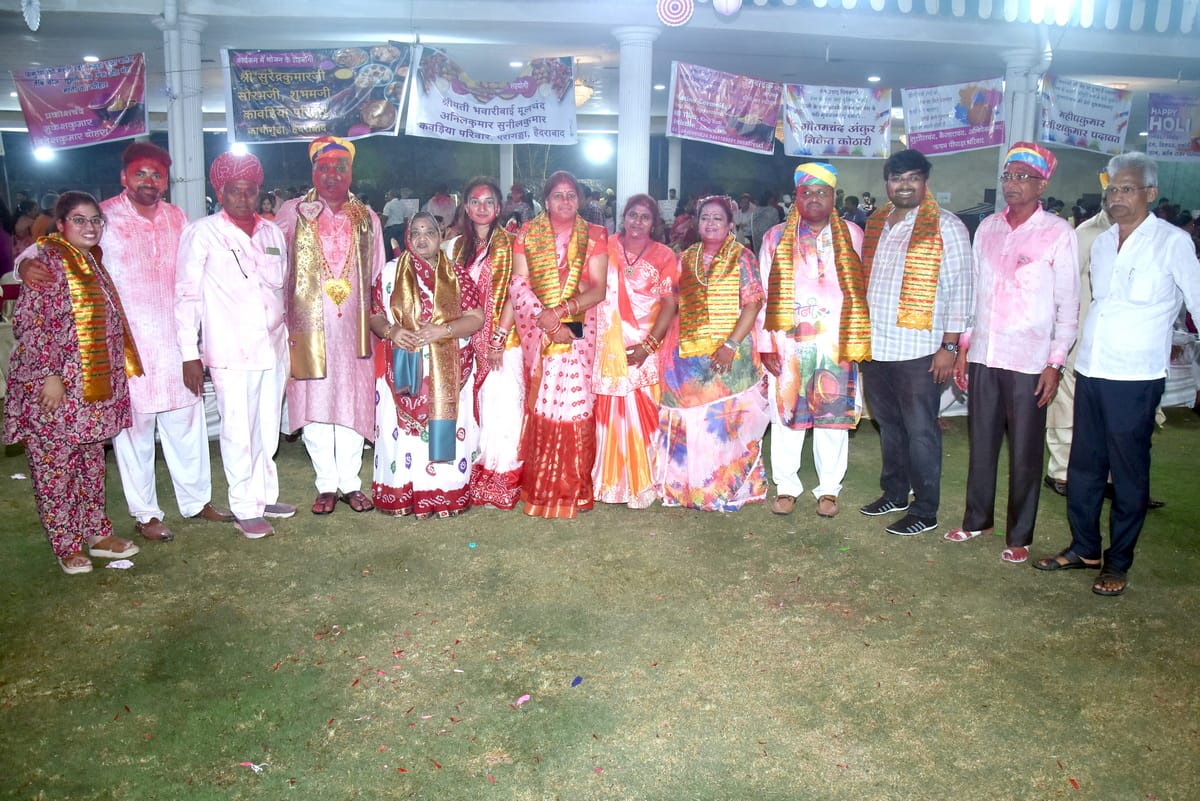 ब्यावर प्रवासियों का होली मिलन और रंग-बिरंगी सवारी