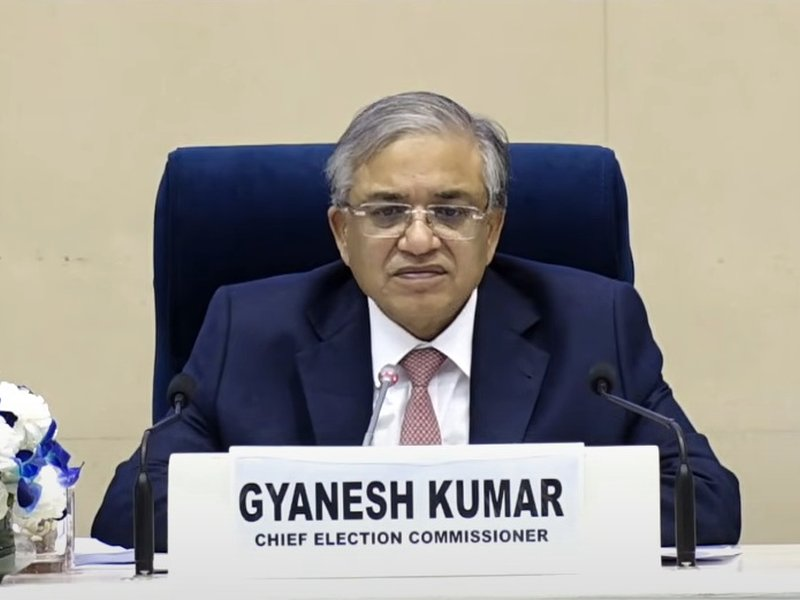 मुख्य चुनाव आयुक्त ज्ञानेश कुमार चुनाव तारीखों का ऐलान करते हुए