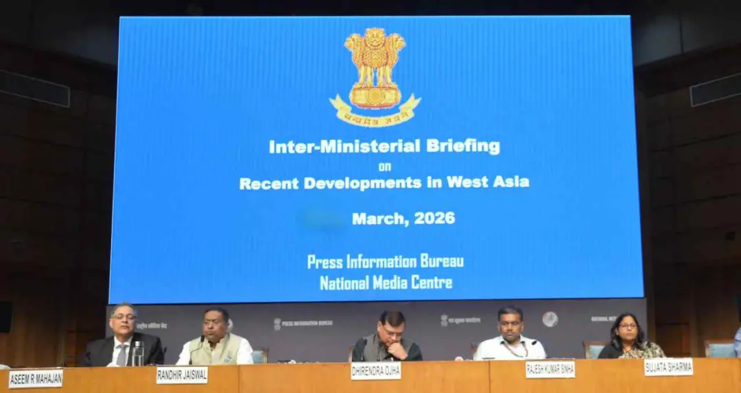 विदेश से लौटते भारतीय नागरिक