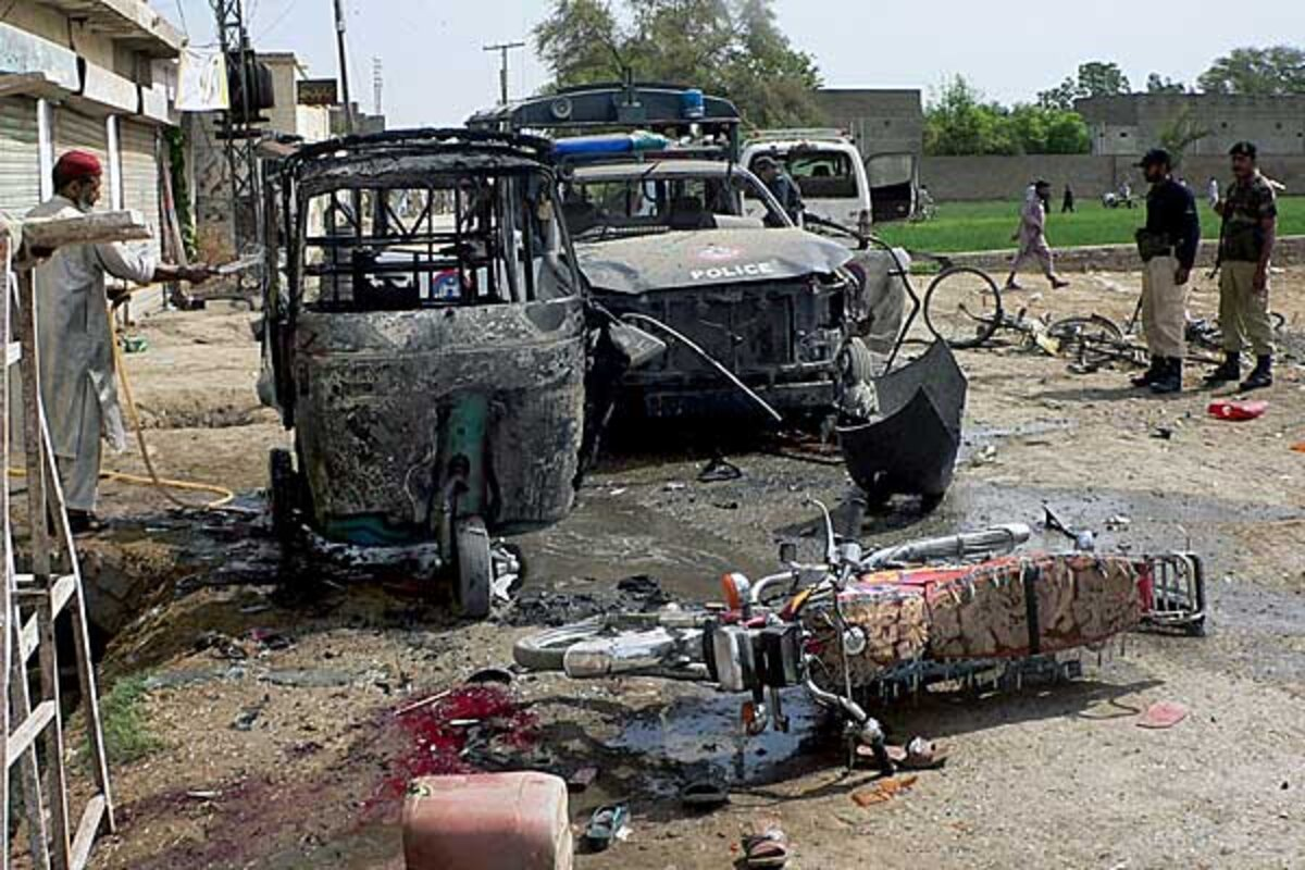 पेशावर में आतंकी हमला, वाहन पर फायरिंग में 3 बच्चों की मौत