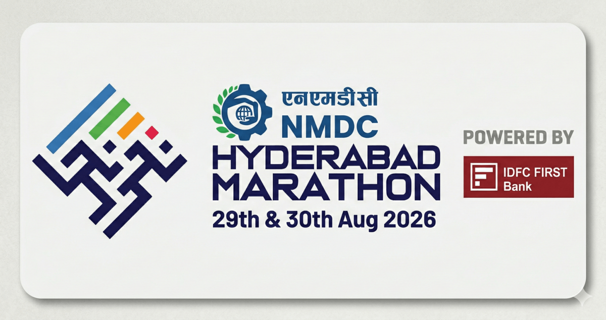 हैदराबाद मैराथन में दौड़ते प्रतिभागी