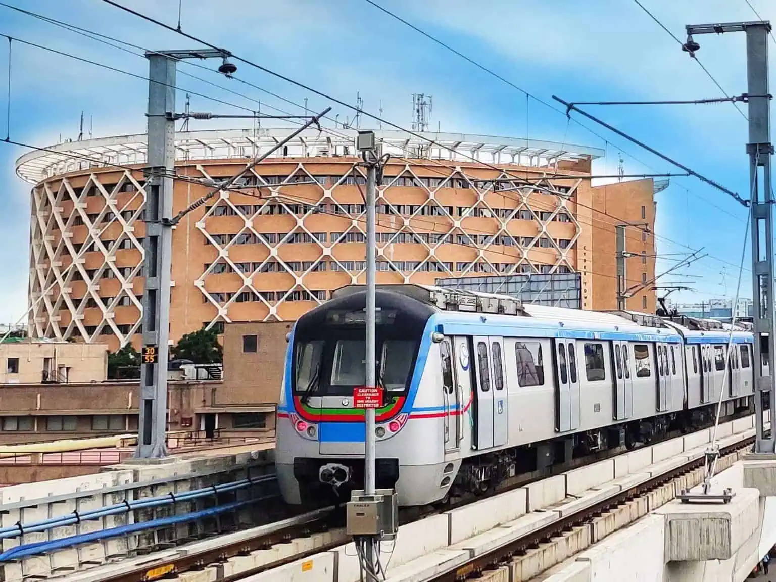 मेट्रो रेल परियोजना के लिए अधिग्रहण क्षेत्र का दृश्य