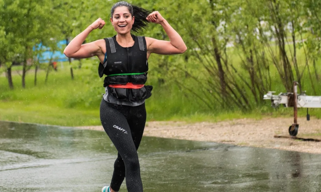 वेटेड वेस्ट से वर्कआउट: फायदे, जोखिम और सही तरीका