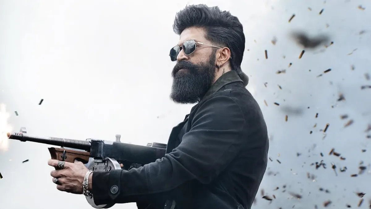 टॉक्सिक फिल्म के पोस्टर में यश का लुक