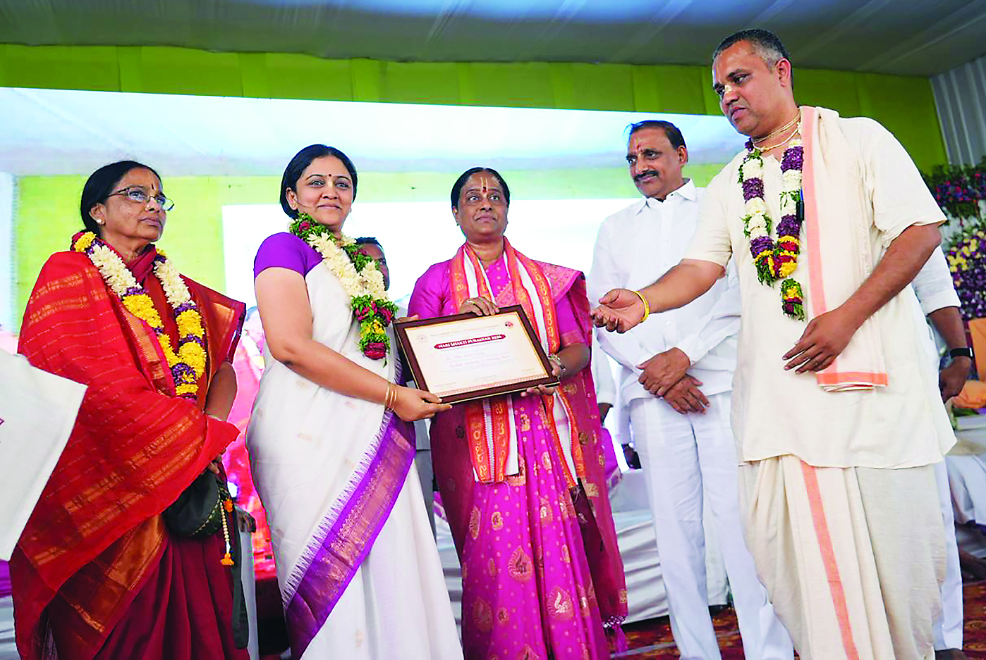 इस्कॉन मंदिर का भूमि पूजन समारोह, नल्लागंडला गोपनपल्ली