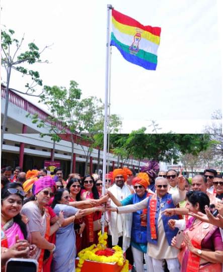 जैन कटारिया महिला अधिवेशन में मंचासीन राष्ट्रीय अध्यक्ष