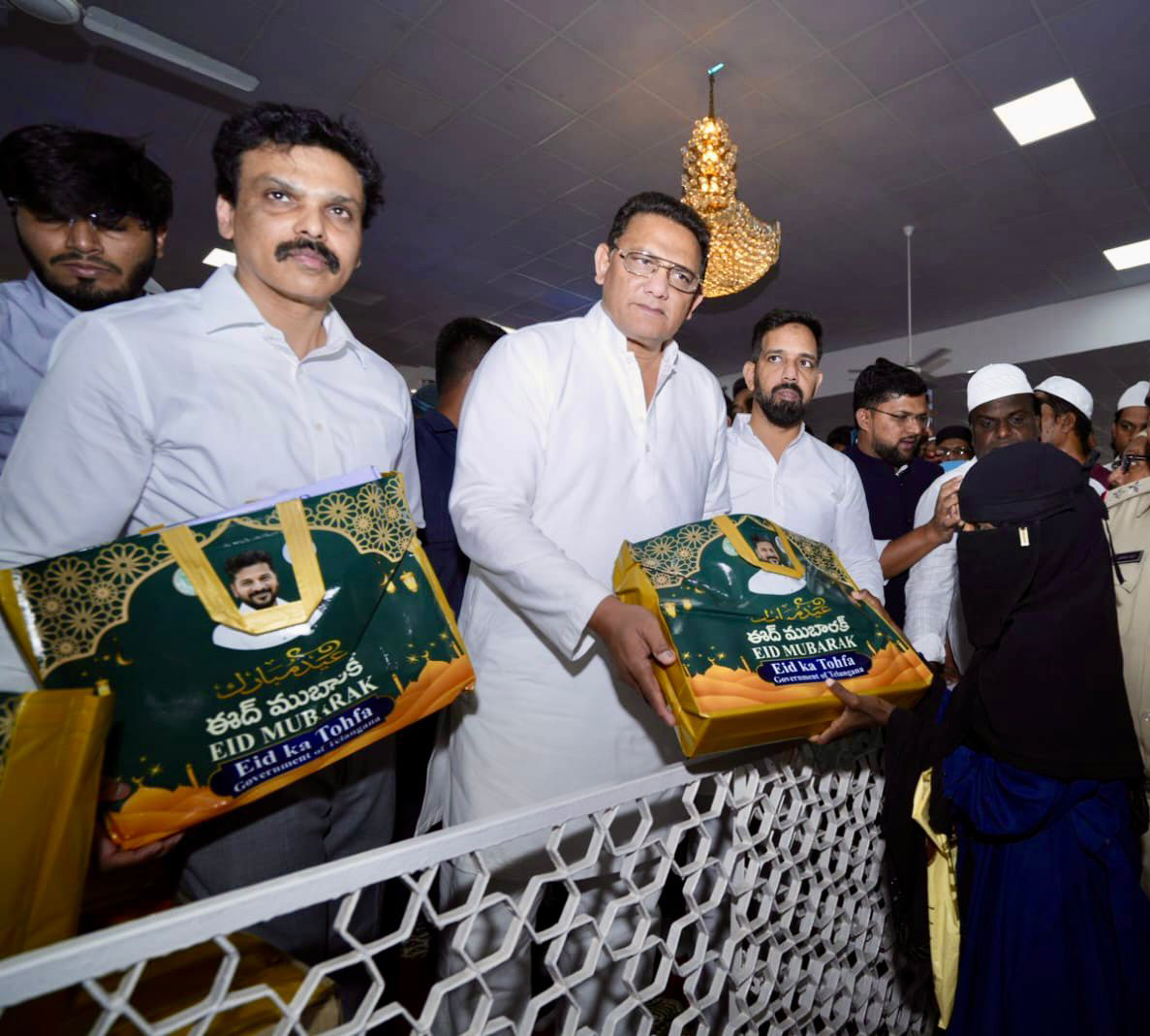 नामपल्ली रॉयल मस्जिद में ईद तोहफ़ा वितरण कार्यक्रम