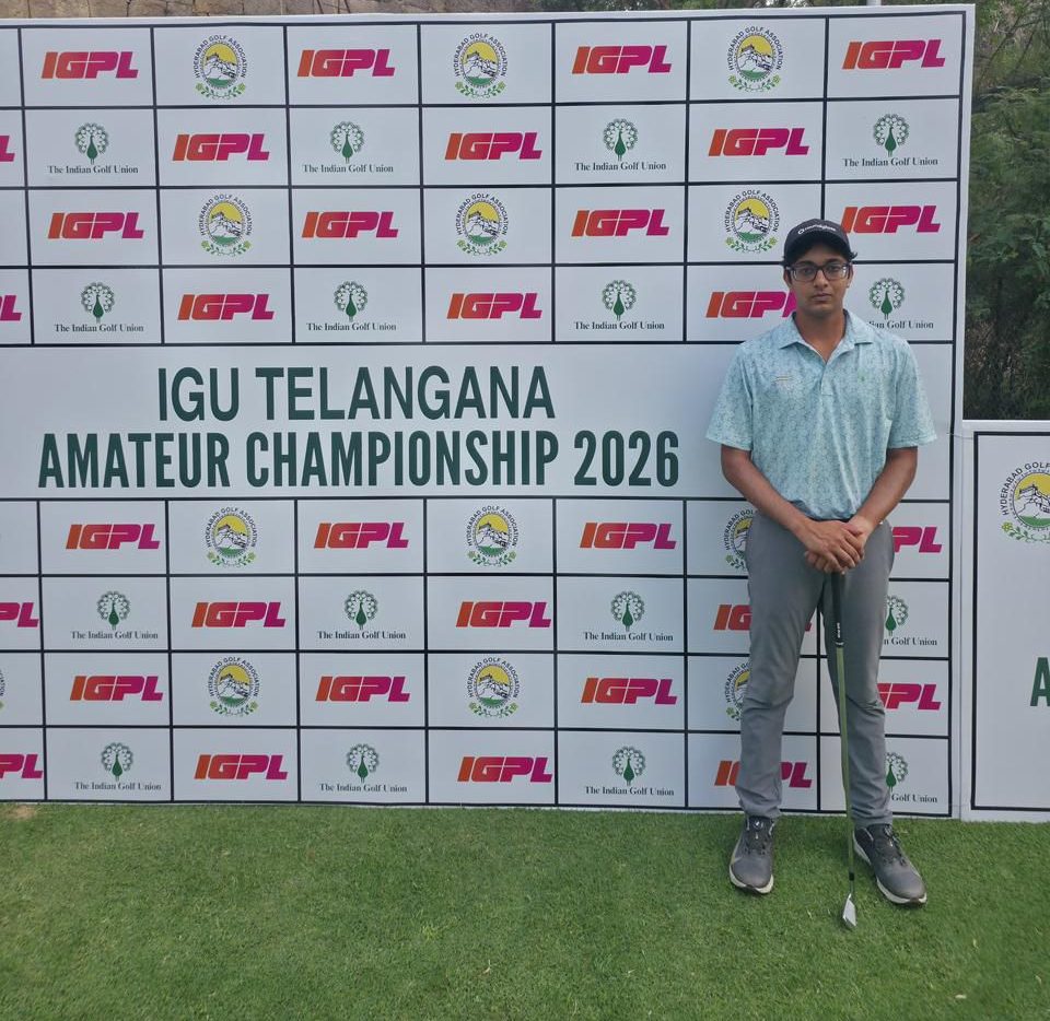 गोल्फ टूर्नामेंट में बढ़त बनाते कृष चावला