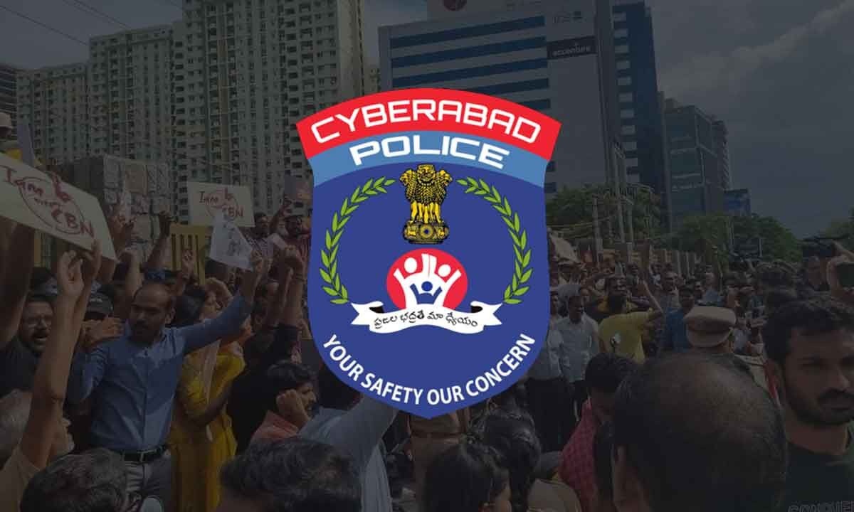 ड्रग्स जब्ती के साथ गिरफ्तार आरोपी और पुलिस