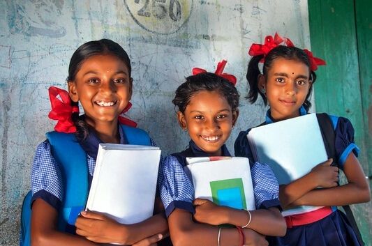 प्रारंभिक शिक्षा भारत: बच्चों की सीखने की यात्रा का चित्र